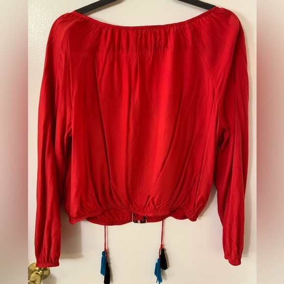 Super cute boho embroidered long sleeve flowy top from The Bay. - Picture 4 of 4